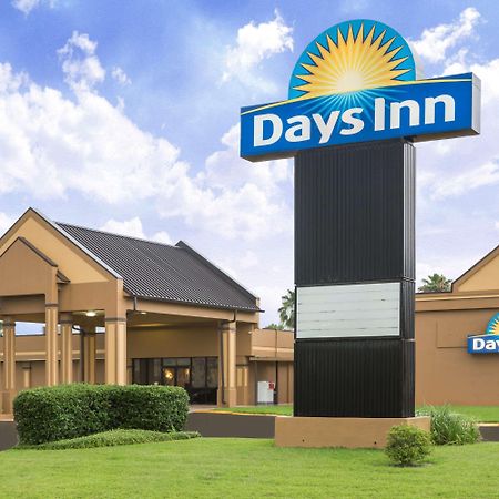 Days Inn & Suites By Wyndham Jennings Extérieur photo