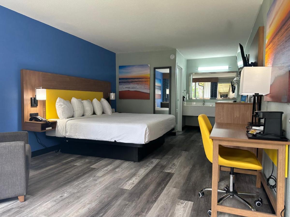 Days Inn & Suites By Wyndham Jennings Extérieur photo