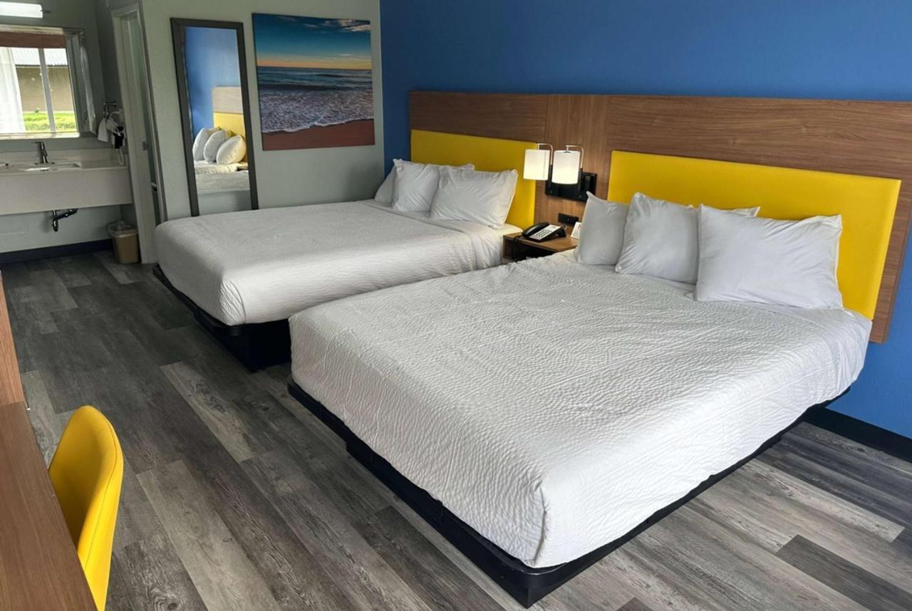 Days Inn & Suites By Wyndham Jennings Extérieur photo