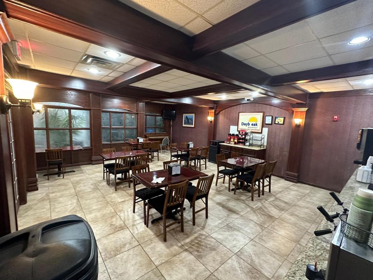 Days Inn & Suites By Wyndham Jennings Extérieur photo