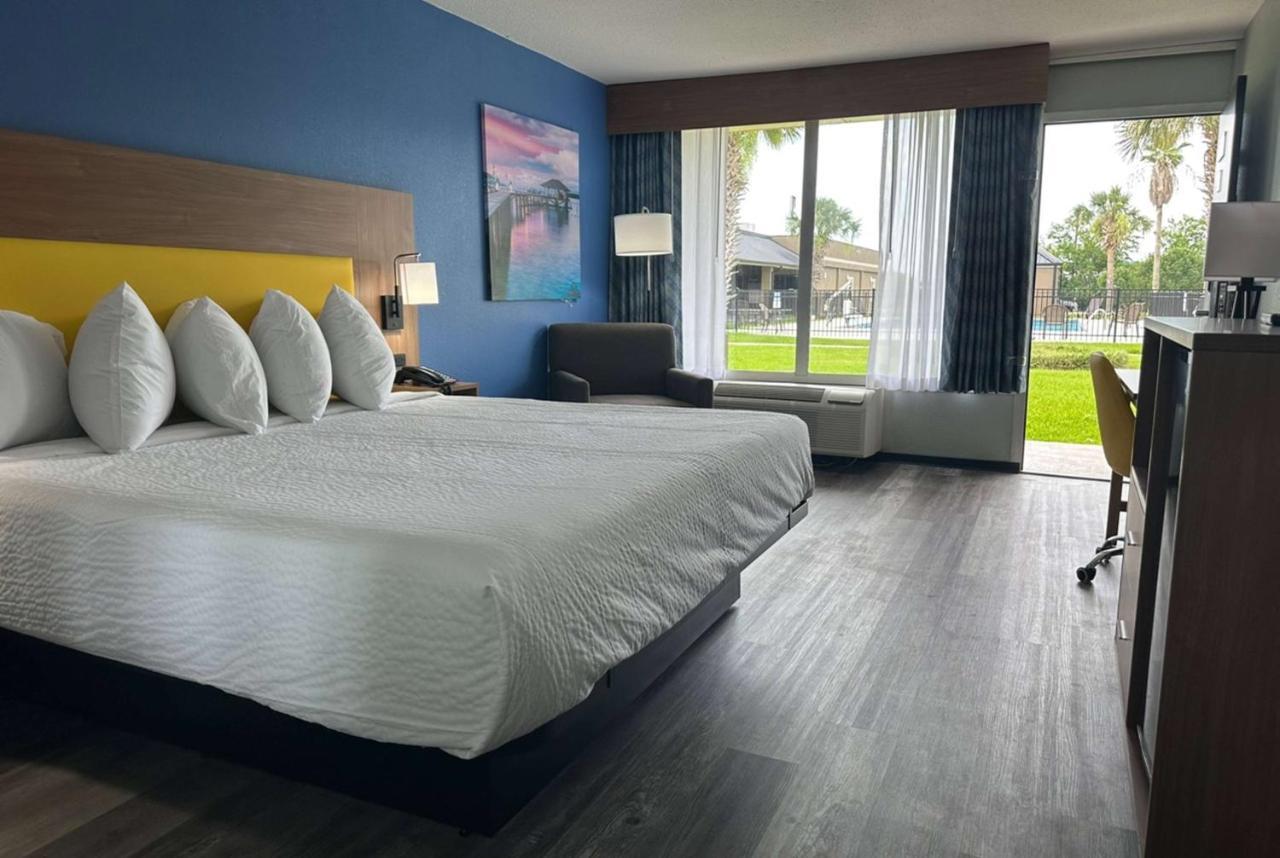 Days Inn & Suites By Wyndham Jennings Extérieur photo