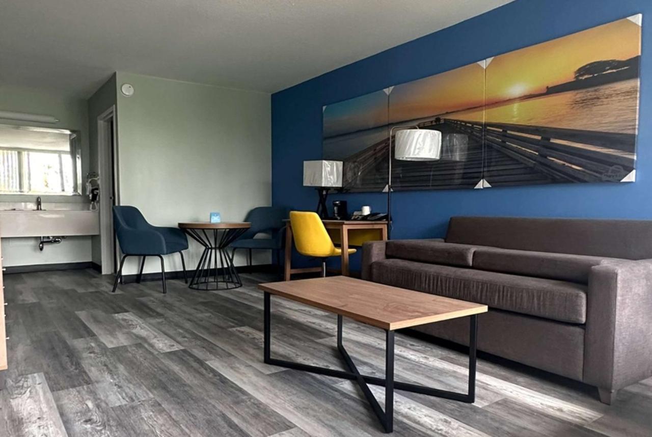 Days Inn & Suites By Wyndham Jennings Extérieur photo