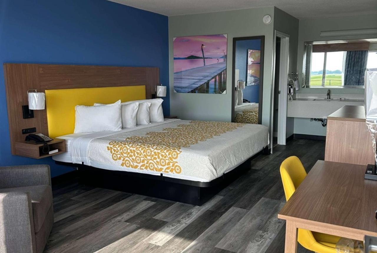 Days Inn & Suites By Wyndham Jennings Extérieur photo