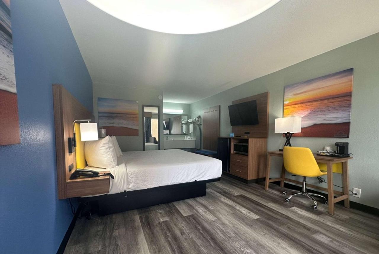Days Inn & Suites By Wyndham Jennings Extérieur photo