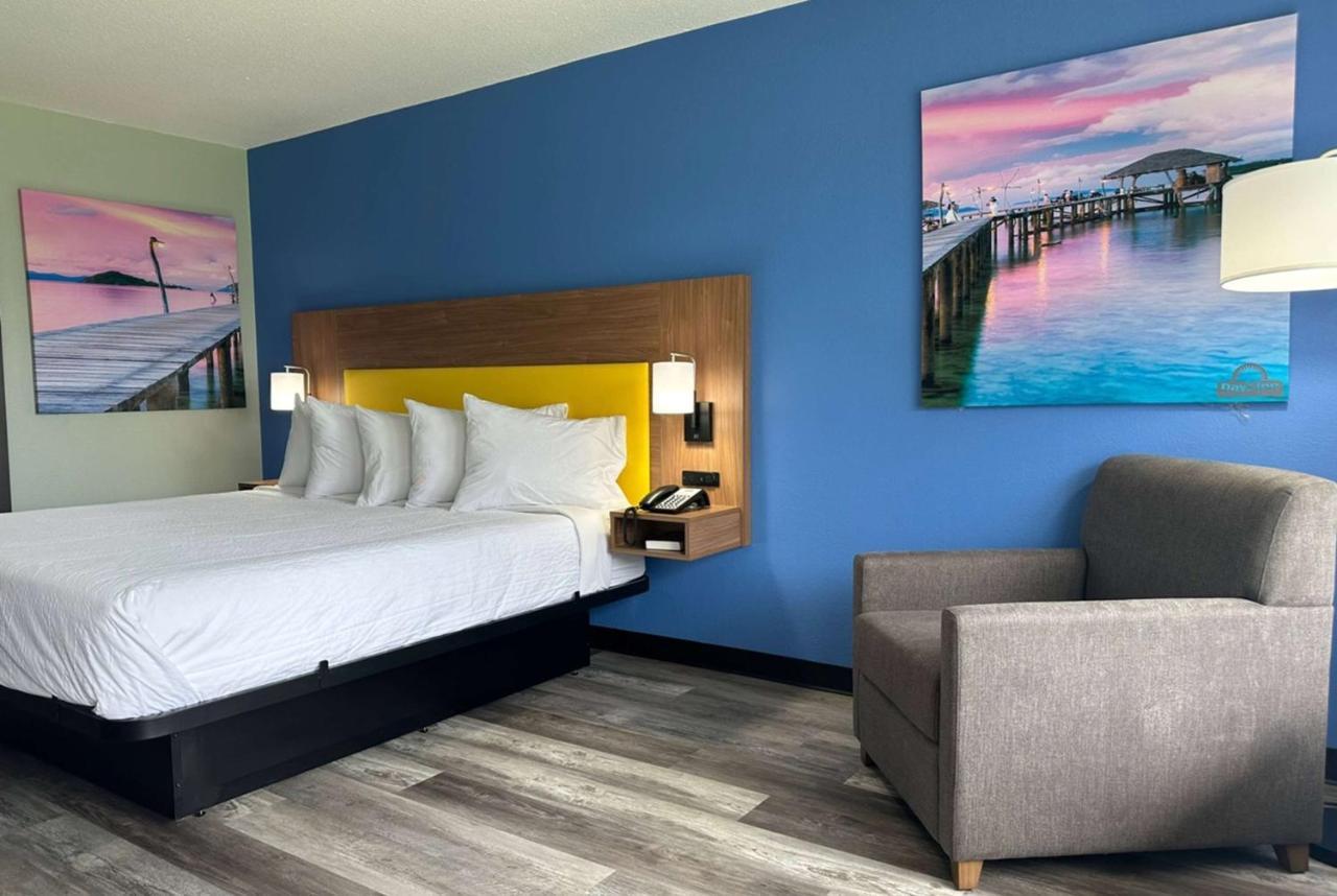 Days Inn & Suites By Wyndham Jennings Extérieur photo