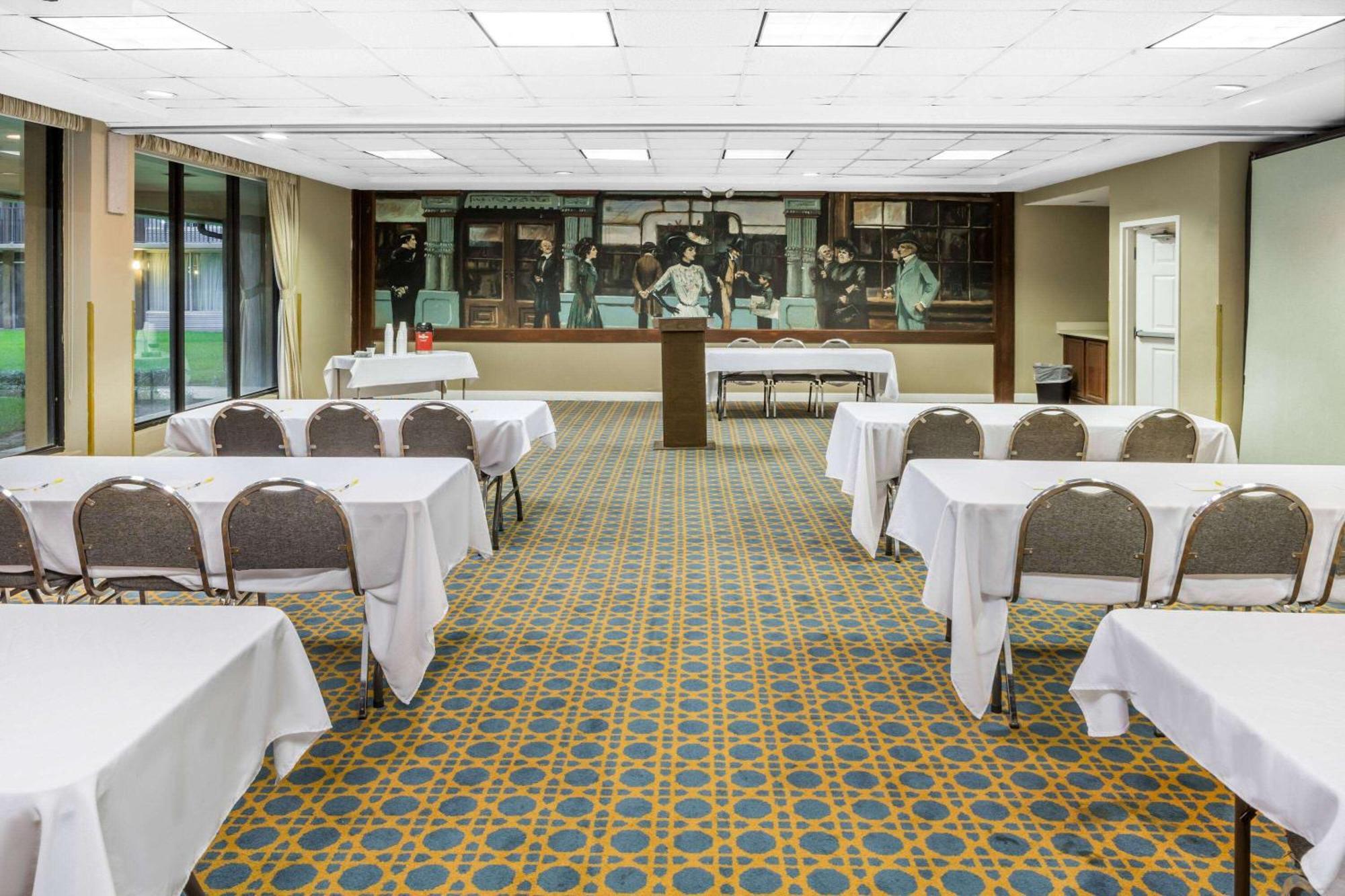 Days Inn & Suites By Wyndham Jennings Extérieur photo